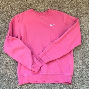HOT PINK NIKE CREWNECK SIZE MEDIUM